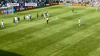 بالفيديو.. مازيمبي يضرب مولودية بجاية بالهدف الأول