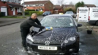 8 قواعد ذهبية عليك اتباعها عند غسل سيارتك!