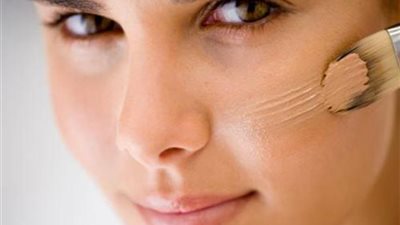 قبل تطبيق كريم الأساس .. ضعي كريم عناية