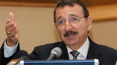 رئيس جامعة زويل يزف بشرى سارة لـ مرضى السرطان