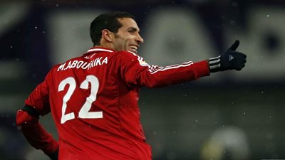 شاهد أهداف مباراة نجوم إفريقيا بقيادة أبوتريكة والعالم بمشاركة مارادونا