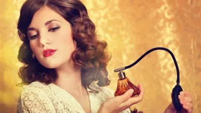  هذا هو المكان الأنسب لوضع العطر.. لن يخطر على بالك!