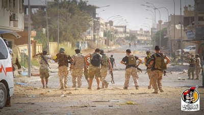 تحرير 14 مدنيا من قبضة 