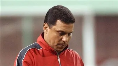 الأهلى يواجه 