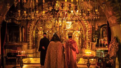 الكنيسة الأرمنية تحتفل بعيد اكتشاف الصليب بكنيسة القيامة 