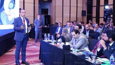 ورشة عمل وعرض حي لطرق تركيب الصمام بمؤتمر علاج 