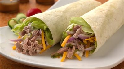 طريقة تحضير لفائف التورتيلا بالتونة