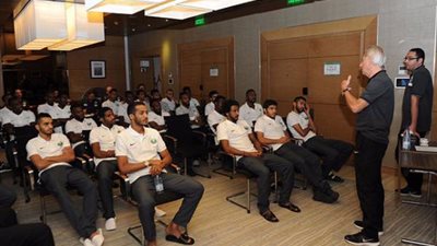 مارفيك يشرح للاعبي الأخضر أهمية موقعة اليابان