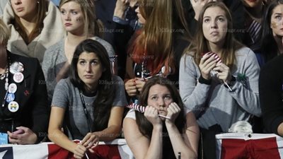 قبل لحظة الحسم.. ارتباك بين أنصار كلينتون وفرحة مؤيدي ترامب في الشوارع (صور)