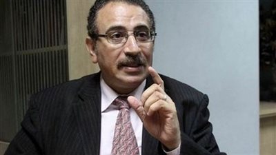 خبير سياسي: الأمة الأمريكية ملت المؤسساتية واختارت 