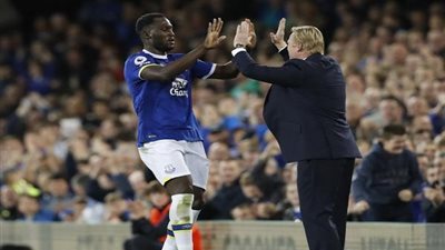 كومان: مهاجم إيفرتون 