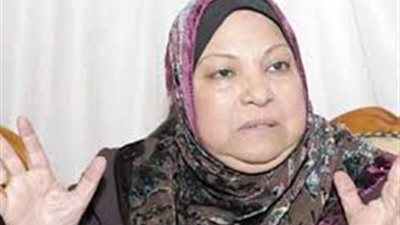 سعاد صالح: لا ينبغي للمرأة الإنفاق على نفسها 