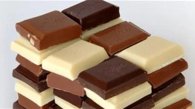 طريقة جديدة تجعل شوكولا الحليب أفيد من الداكنة