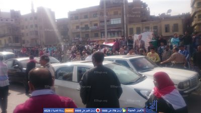 المئات من أهالي المحلة ينظمون تظاهرة مؤيدة لـ