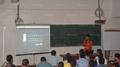 صيدلة أزهر أسيوط تحتفل بالعام الدارسى الجديد (صور)