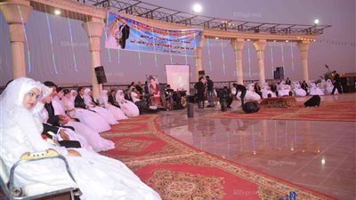 محافظ المنيا يشهد حفل زفاف جماعي لـ 60 عريس وعروسة (صور) 