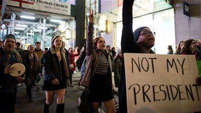 قادة الاحتجاجات على فوز ترامب بالرئاسة يستعدون لمعركة طويلة