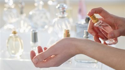 6 حيل بسيطة لتحافظي على رائحة جسمك العطرة لمدة طويلة