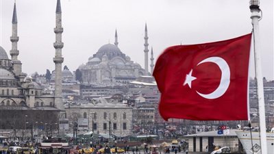 تركيا تعلق أنشطة 370 منظمة مع اتساع نطاق التطهير