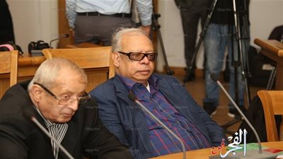 شاهد.. دموع مصطفى محرم في حفل تأبين صديقه محمد خان (صور)