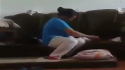تعذيب الخادمات للاطفال نتيجة طبيعية لغياب الام و إهمال الاب (فيديو)
