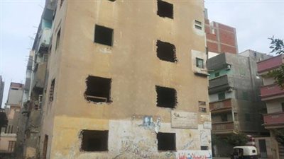 إخلاء عقار قبل تنفيذ قرار إزالته بدمياط 
