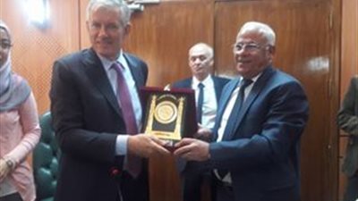 بورسعيد اليوم .. السفير الفرنسي في القاهرة يزور بورسعيد .. بحث استعدادات المدارس للشتاء وامتحانات نصف العام