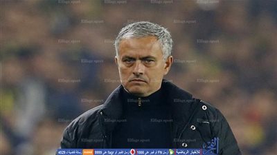 مورينيو يثير الجدل من جديد في مباراة تنس (صور) 