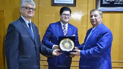 محافظ الإسماعيلية يلتقي رئيس الغرفة التجارية الإفريقية البولندية (صور)