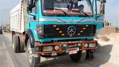 محافظ الشرقية يضبط سيارتين عكس الاتجاه بطريق الزقازيق – بلبيس