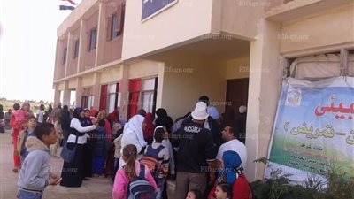 إقبال شديد على قافلة جامعة قناة السويس شرق الإسماعيلية (صور)