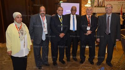 عضو نقابة المهندسين بالإسكندرية يتقدم بمقترح إضاءة الكورنيش بالطاقة الشمسية (صور) 