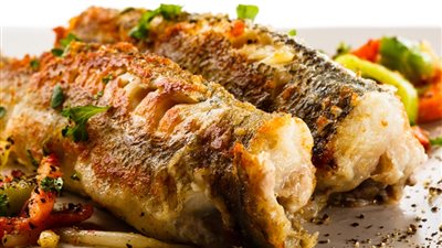 طريقة عمل صينية السمك المتبل 