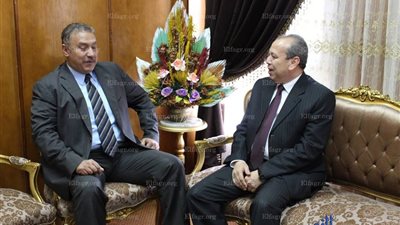 محافظ دمياط يلتقي بالمحامي العام (صور)