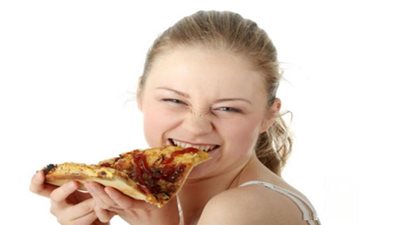 دراسة.. 8 أطعمة تصيبك بالجوع بعد تناولها!