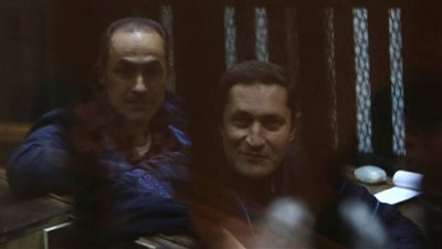 بعد إخلاء سبيل نجلي 