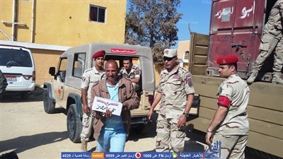 توزيع 20 ألف كرتونة سلع غذائية 