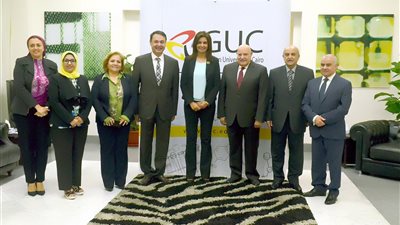 وزيرة الهجرة تزور الجامعة الألمانية لبحث سبل التعاون 