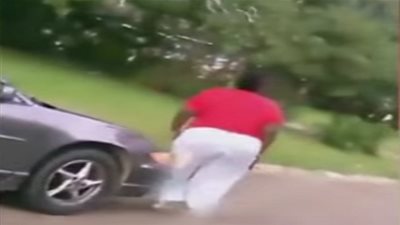 امرأة أمريكية تطلق النار على فتيات لفض شجار بينهم (فيديو)