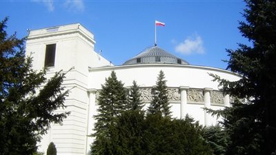 بولندا تستعد لإقامة علاقات ثنائية مع روسيا 