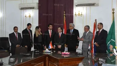 محافظ المنيا يبحث مع سفير بارجواي زيادة التبادل التجاري (فيديو وصور)