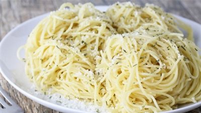 طريقة تحضير المعكرونة بصوص البارميجان والثوم