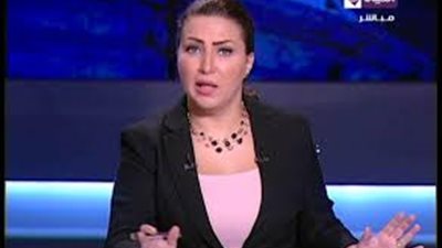 إيمان عزالدين تشتبك مع متحدث 