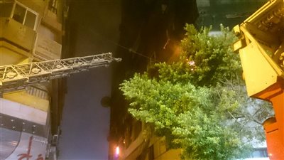 للمرة الثالثة.. نفاذ المياه واستمرار حريق الفجالة