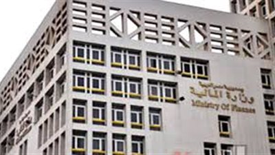 خبراء اقتصاد يطالبون بإعادة هيكلة مصلحة الضرائب