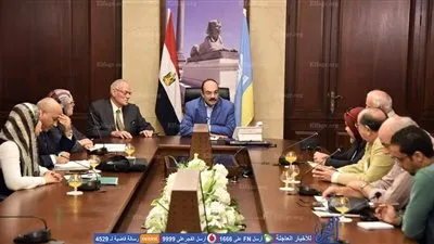 محافظ الإسكندرية يدرس مساهمات الجمعيات الأهلية لمجابهة موسم الشتاء (صور)