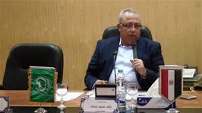 محافظ الشرقية يستقبل بمكتبه شباب منتدى الحوار الوطني    