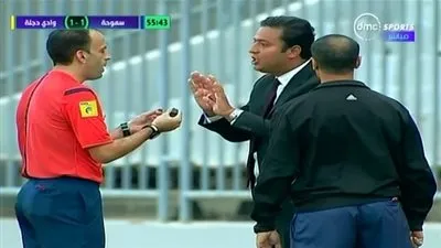بالفيديو.. ميدو لحكم مباراة سموحة :