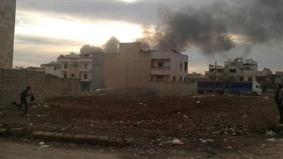 16 قتيلا في قصف جوي ومدفعي على شمال سوريا