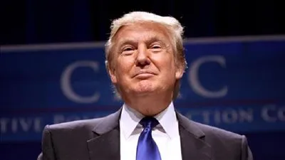 ترامب يعرض منصب مستشار الأمن القومي على مايكل فلين